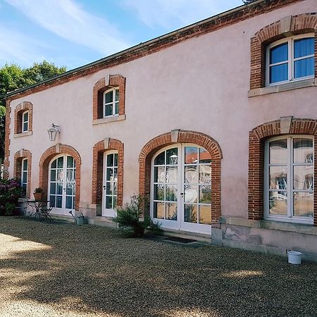 Chateau Mesny Gite Au Fil Des Pages Vic-sur-Seille Exterior photo